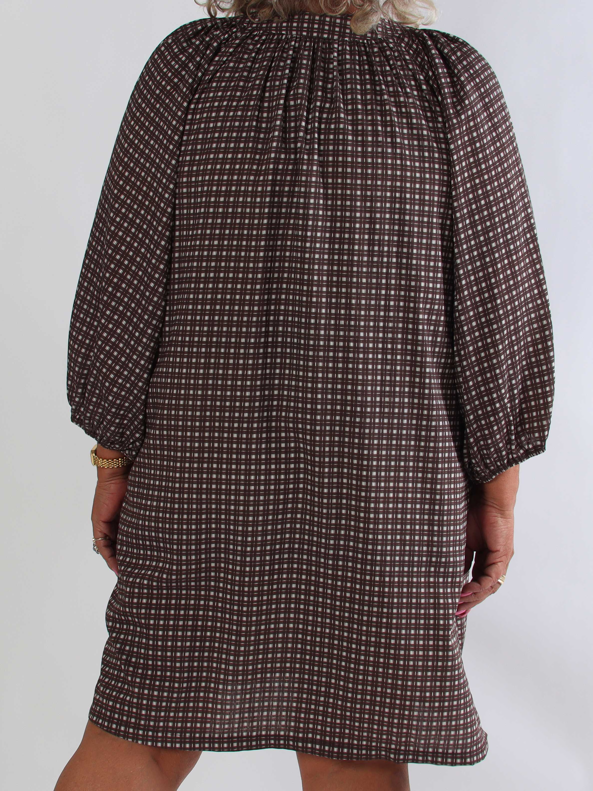 Amidala Check - Elegant ternet plus size tunikakjole i viskose